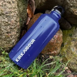 KIRKJUBØUR ® "Frigus" Exterior Botella azul